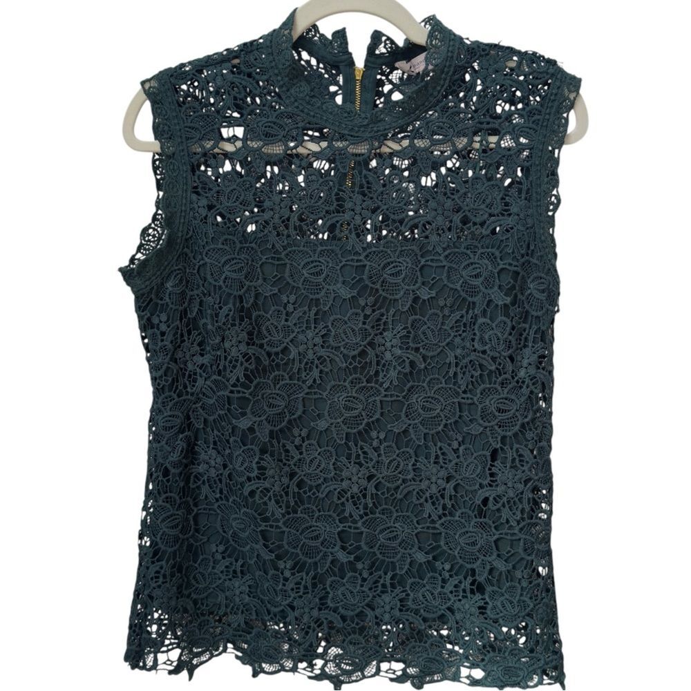 Nanette Nanette Lepore Sleeveless Floral Zip Back Lace Detail Blouse Top. Medium